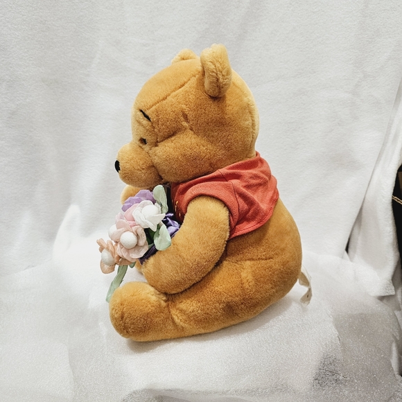 Vintage Winnie the Pooh Plush Valentines Day Hearts and Flowers - Picture 5 of 6